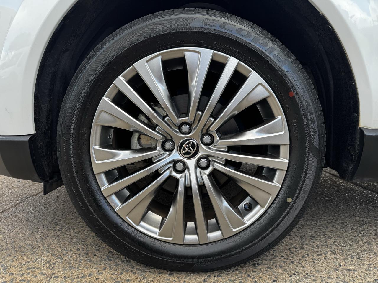 Toyota Venza Nightshade AWD (Natl) 2024