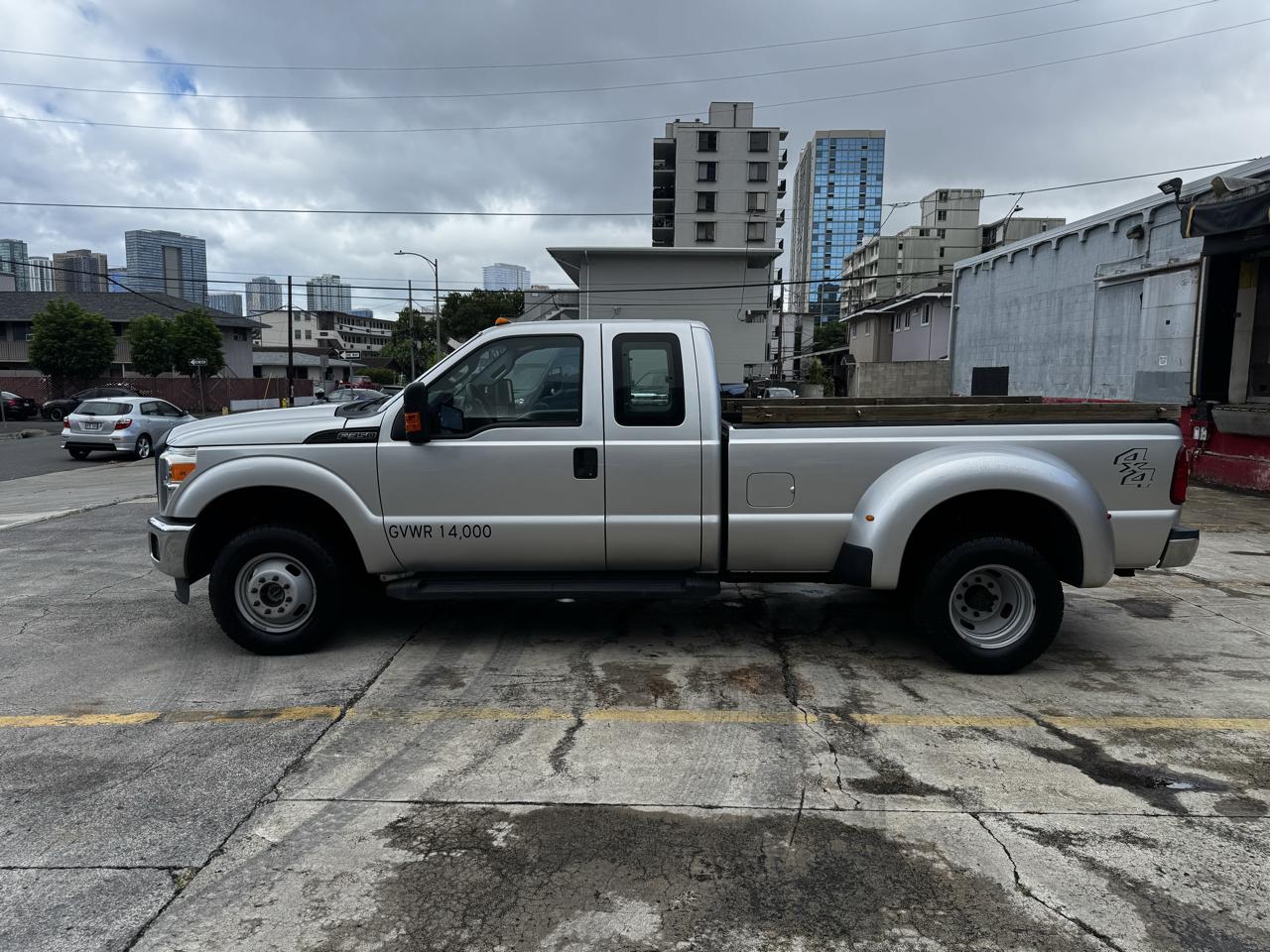 Ford Super Duty F-350 DRW 4WD SuperCab 158" Lariat 2016