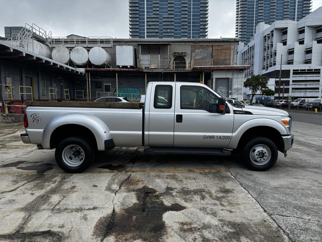Ford Super Duty F-350 DRW 4WD SuperCab 158" Lariat 2016