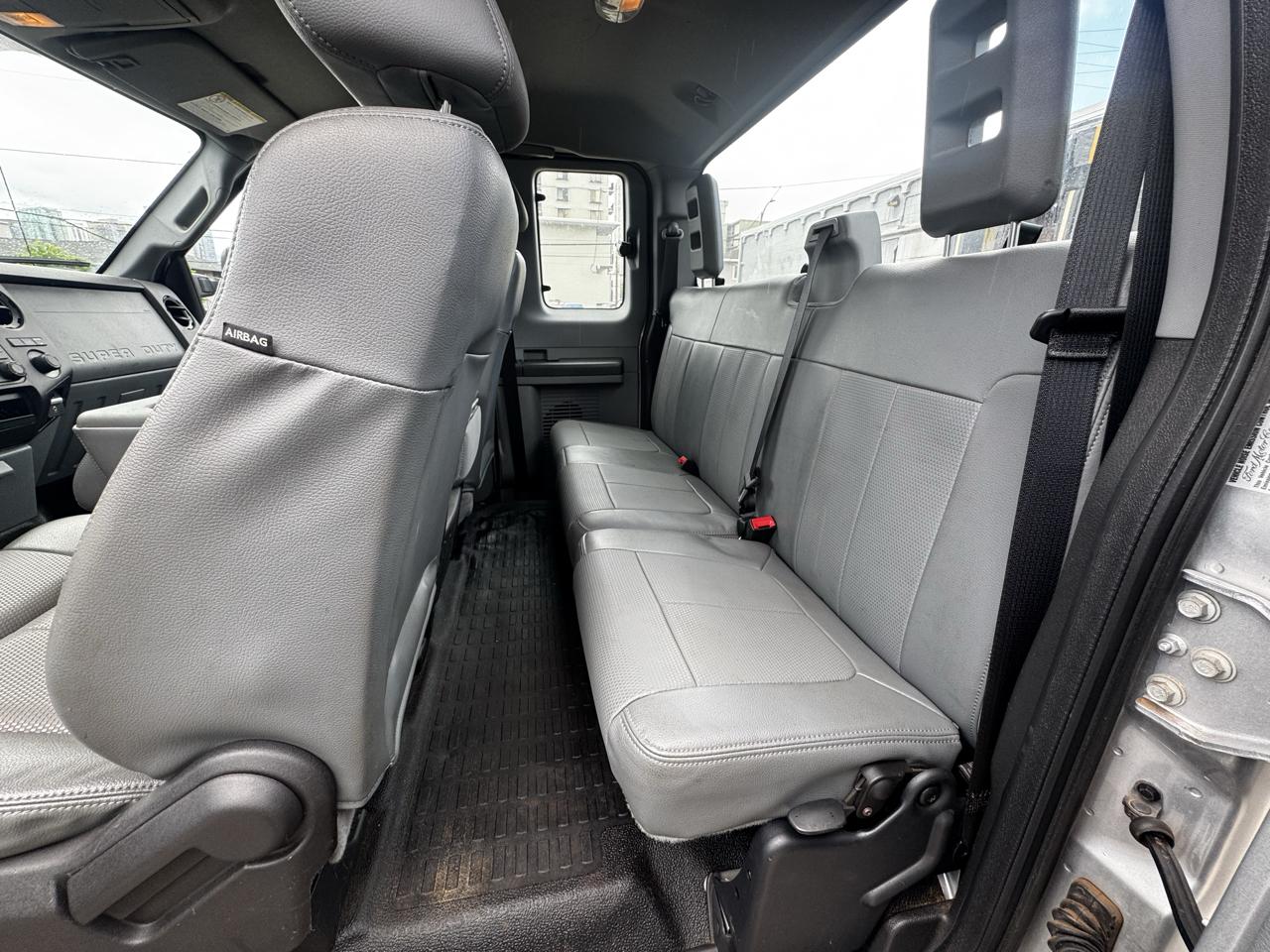 Ford Super Duty F-350 DRW 4WD SuperCab 158" Lariat 2016