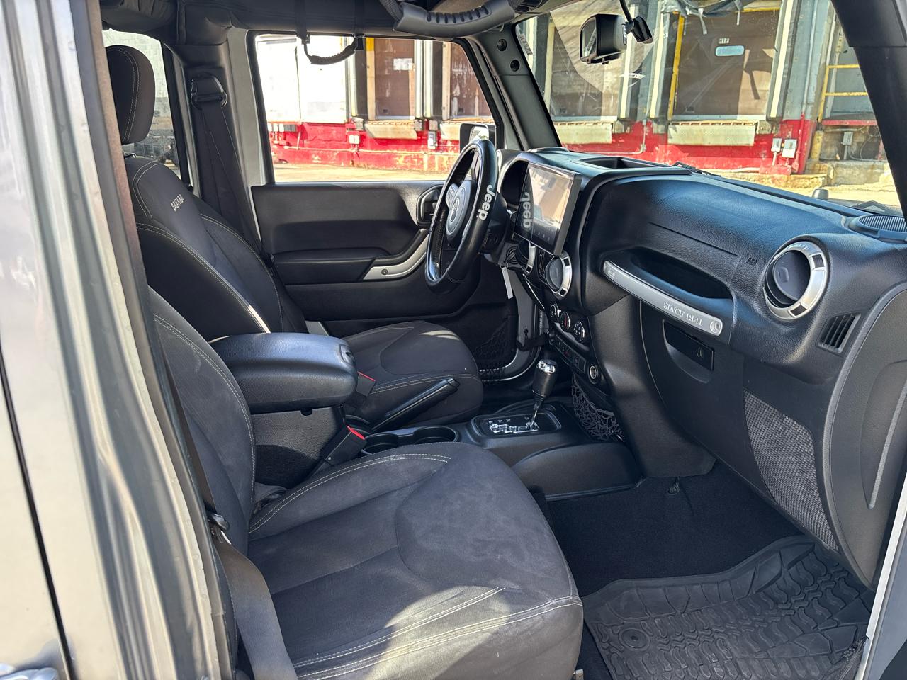 Jeep Wrangler Unlimited 4WD 4dr Sahara 2016
