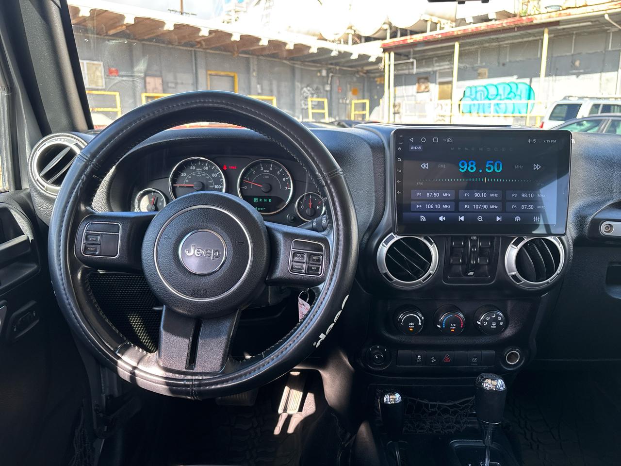Jeep Wrangler Unlimited 4WD 4dr Sahara 2016