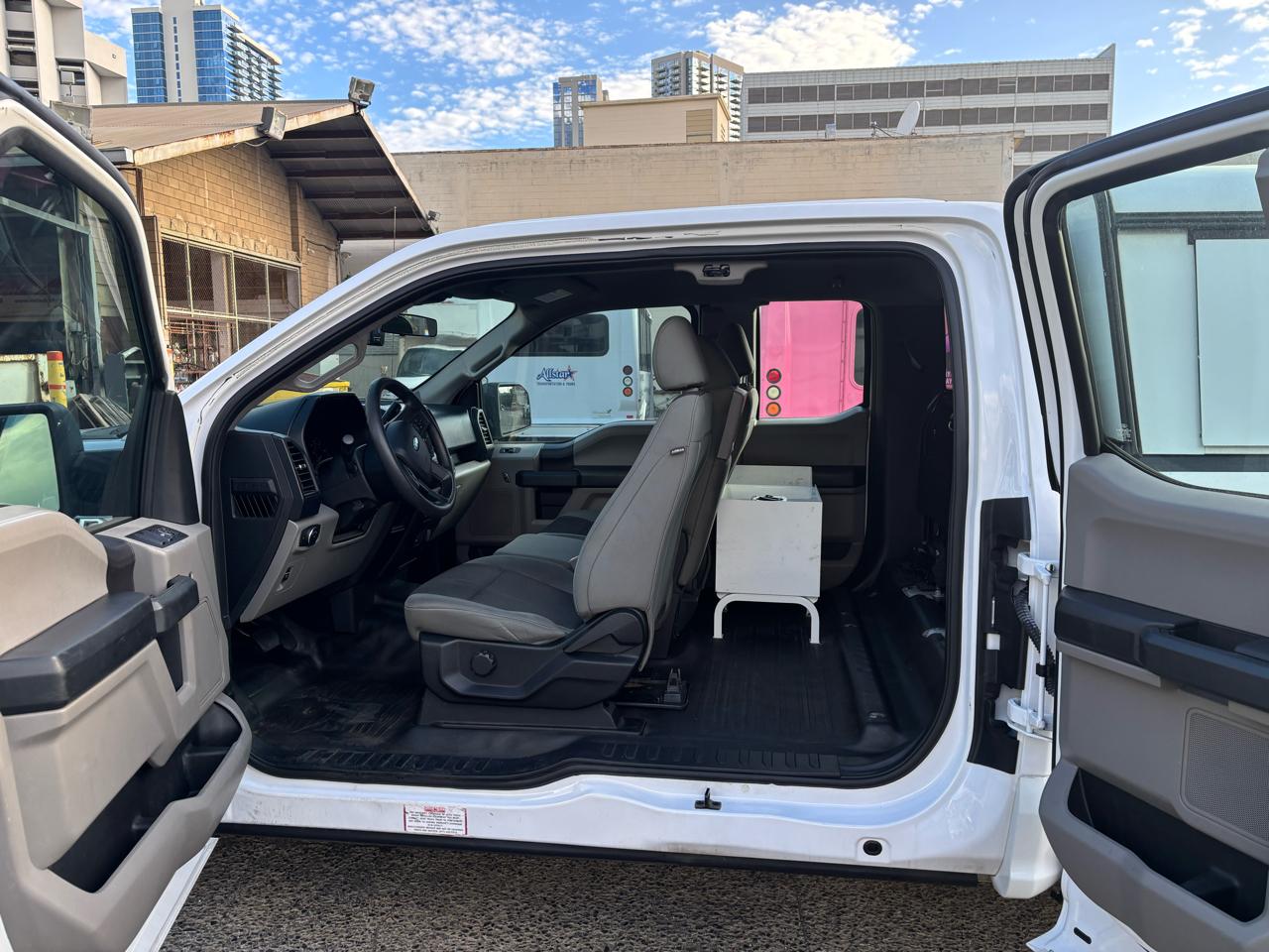 Ford F-150 2WD SuperCab 145" XL 2019