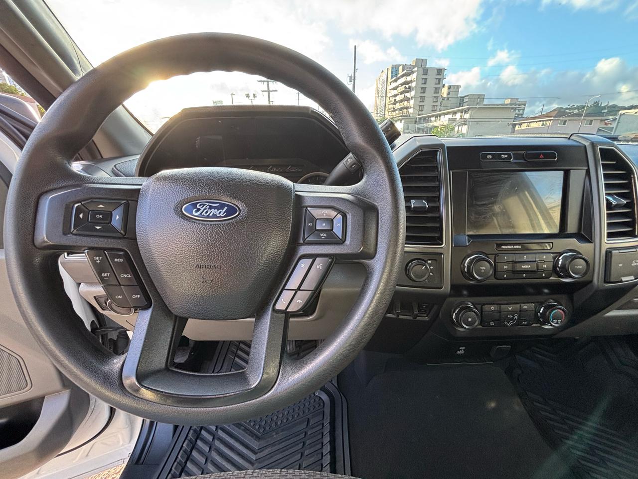 Ford Super Duty F-550 DRW XLT 4WD Reg Cab 145" WB 60" CA 2022