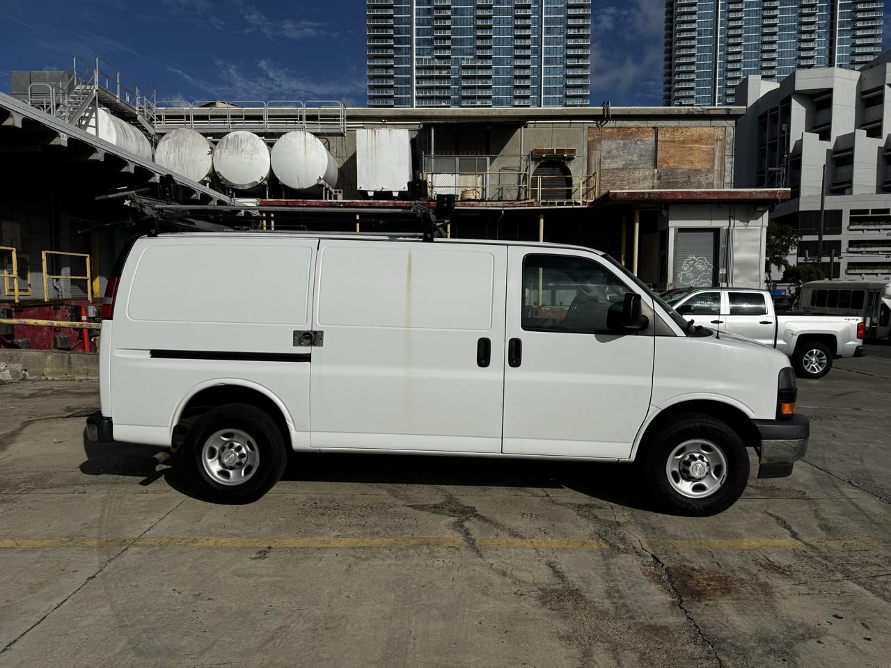 Chevrolet Express Cargo Van RWD 2500 135" 2020