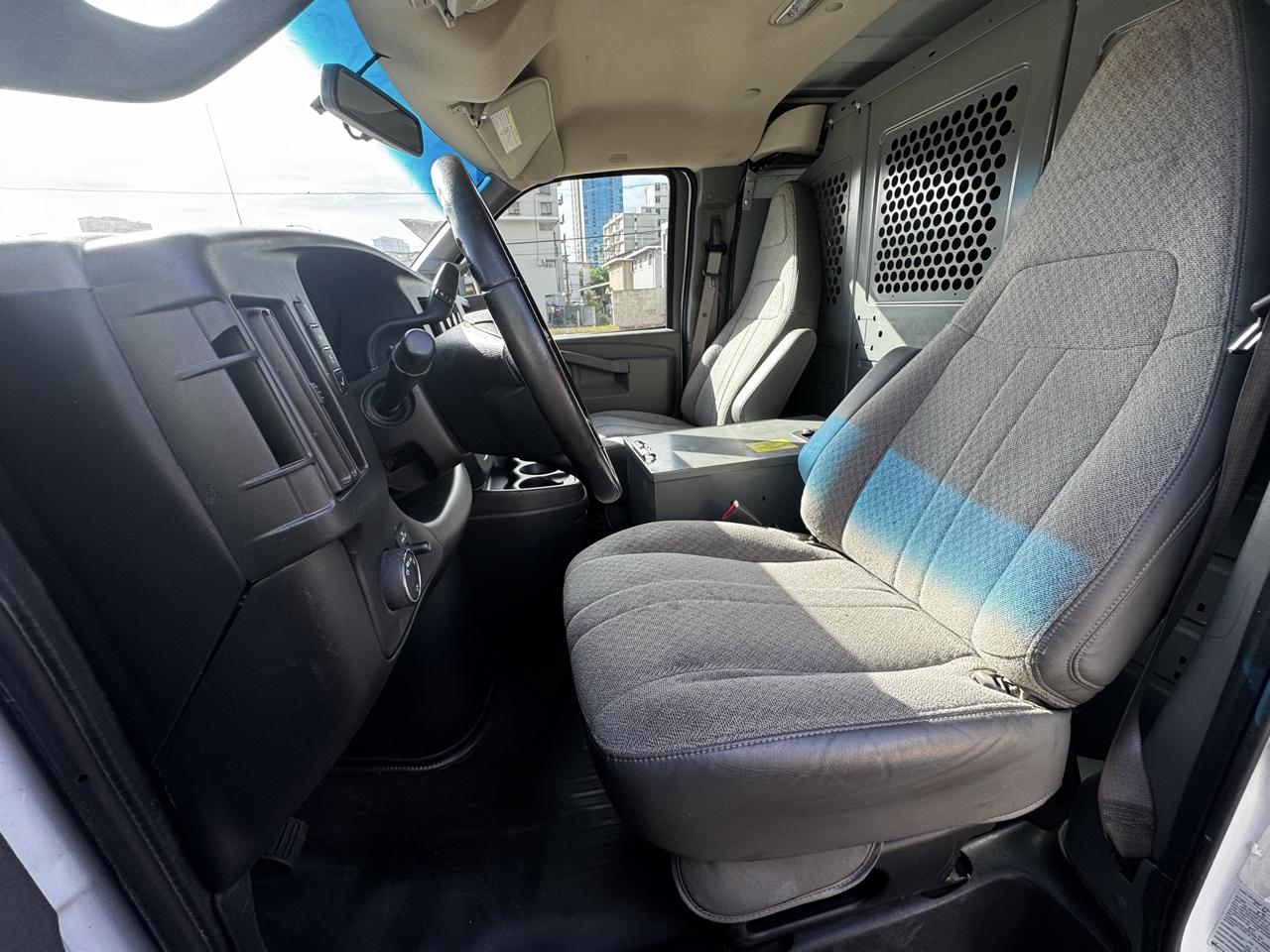 Chevrolet Express Cargo Van RWD 2500 135" 2020