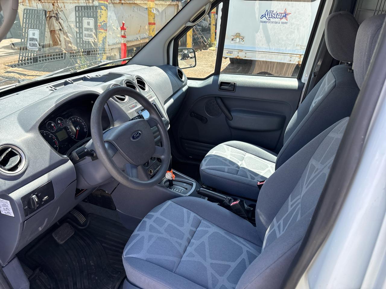 Ford Transit Connect 114.6" XL w/o side or rear door glass 2013