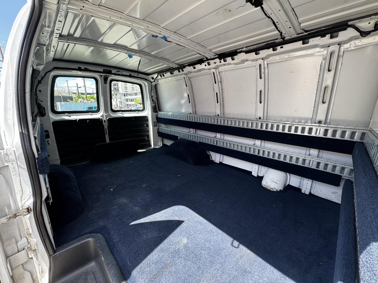 Chevrolet Express Cargo Van RWD 2500 135" 2019