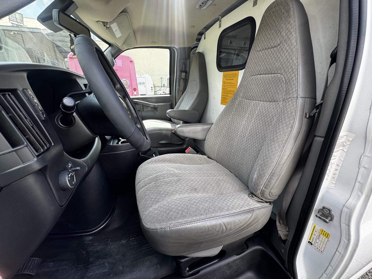 Chevrolet Express Cargo Van RWD 2500 135" 2019