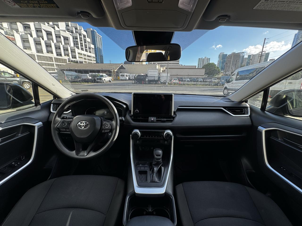 Toyota RAV4 LE FWD (Natl) 2025