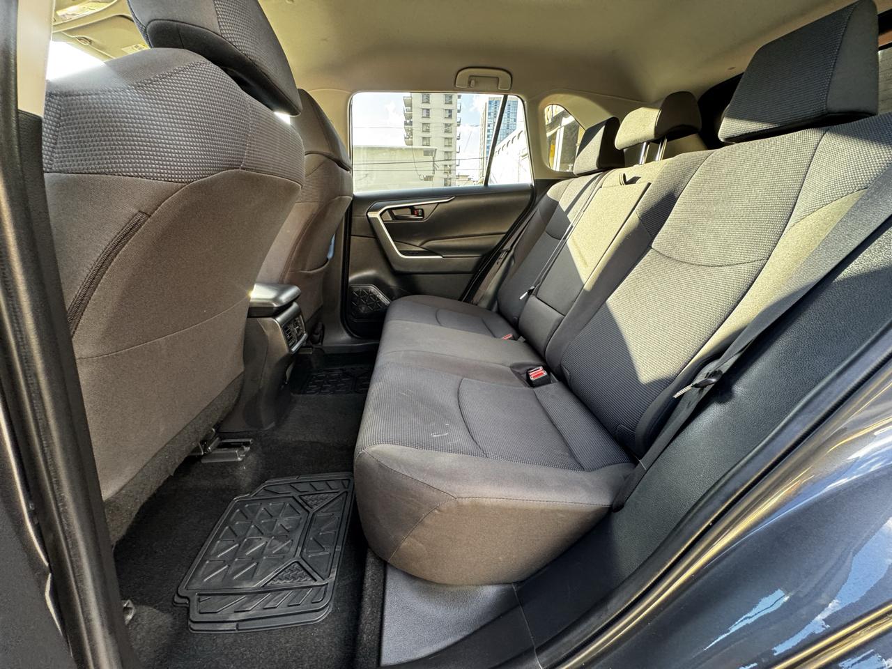 Toyota RAV4 LE FWD (Natl) 2025