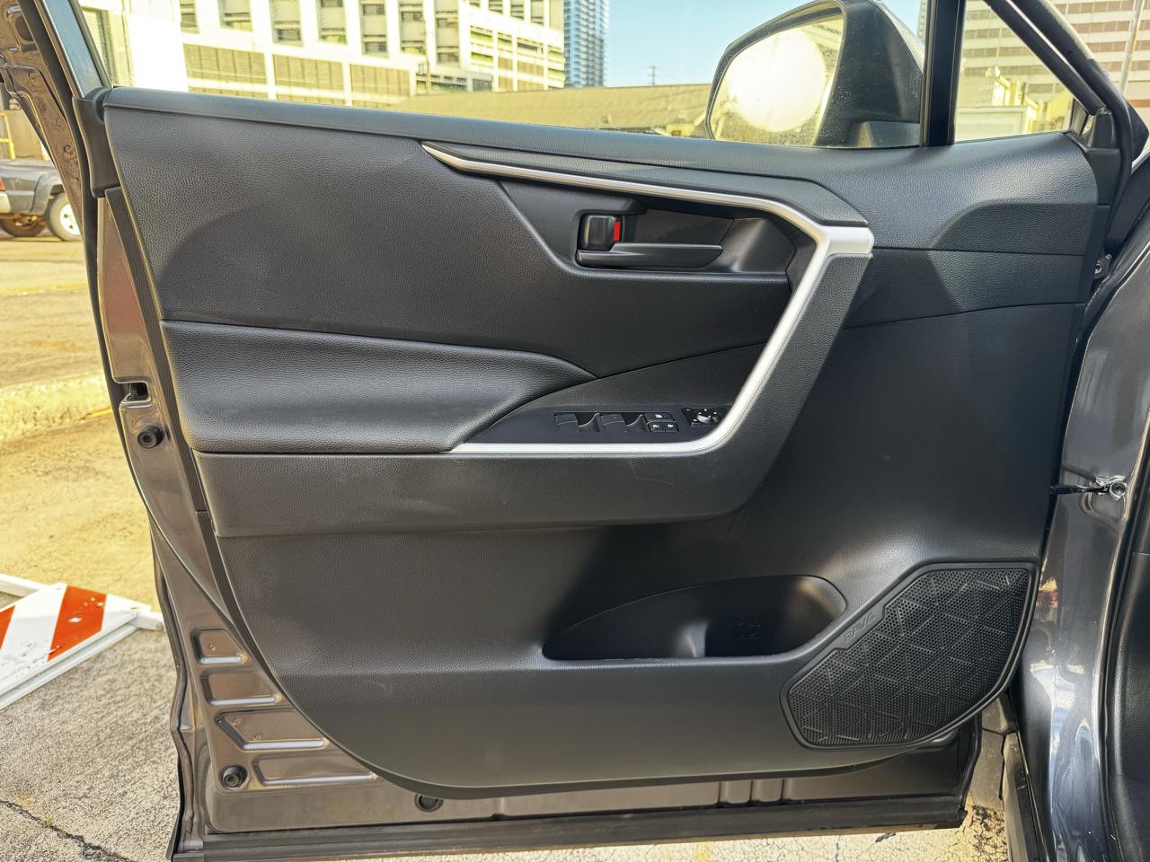 Toyota RAV4 LE FWD (Natl) 2025