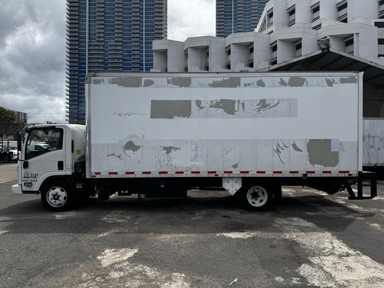 Isuzu NRR  2019