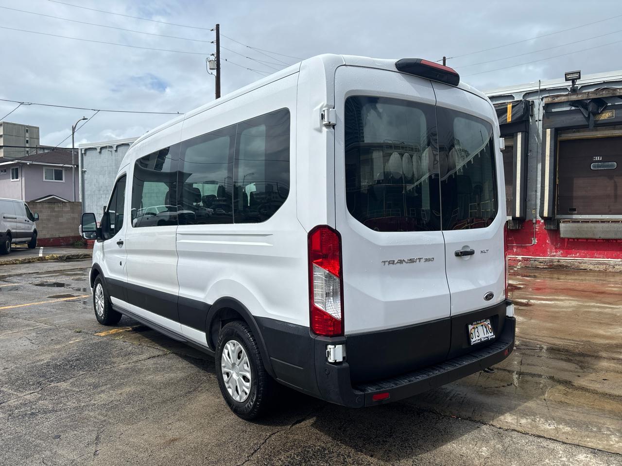Ford Transit Passenger Wagon T-350 148" Med Roof XLT RWD 2021