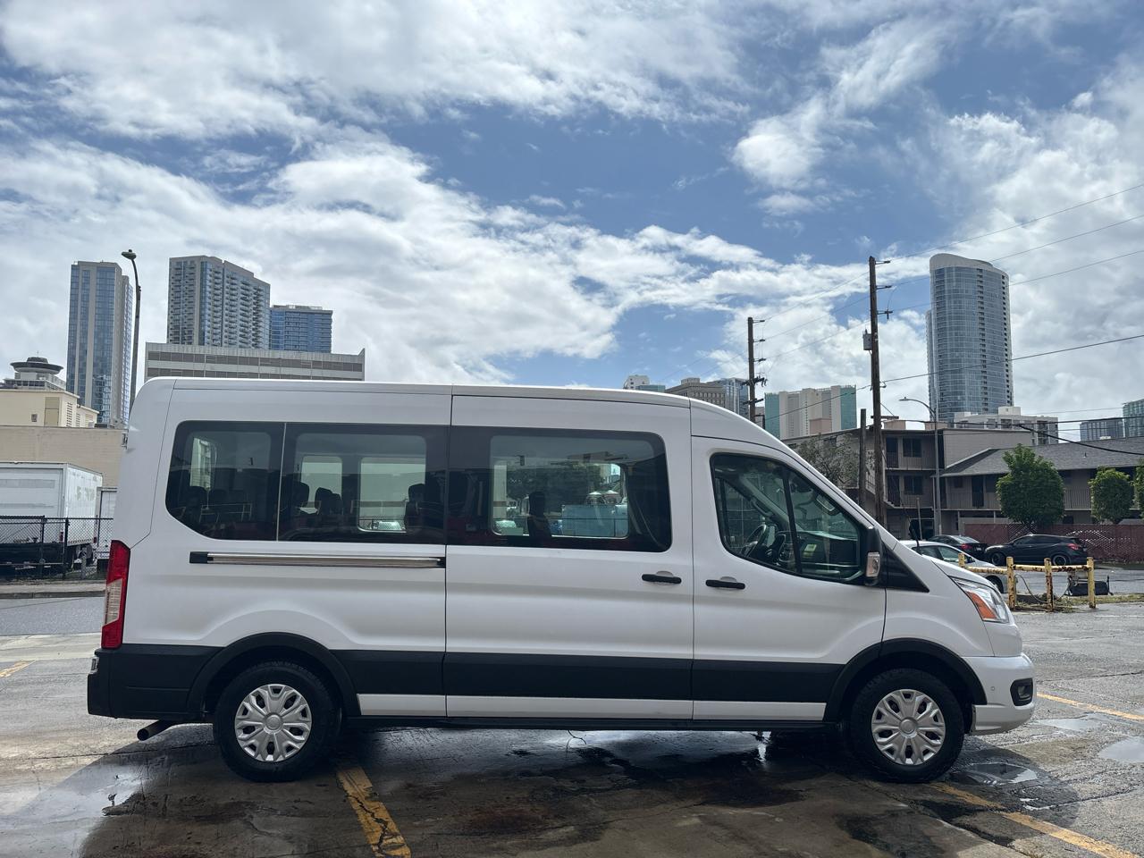 Ford Transit Passenger Wagon T-350 148" Med Roof XLT RWD 2021
