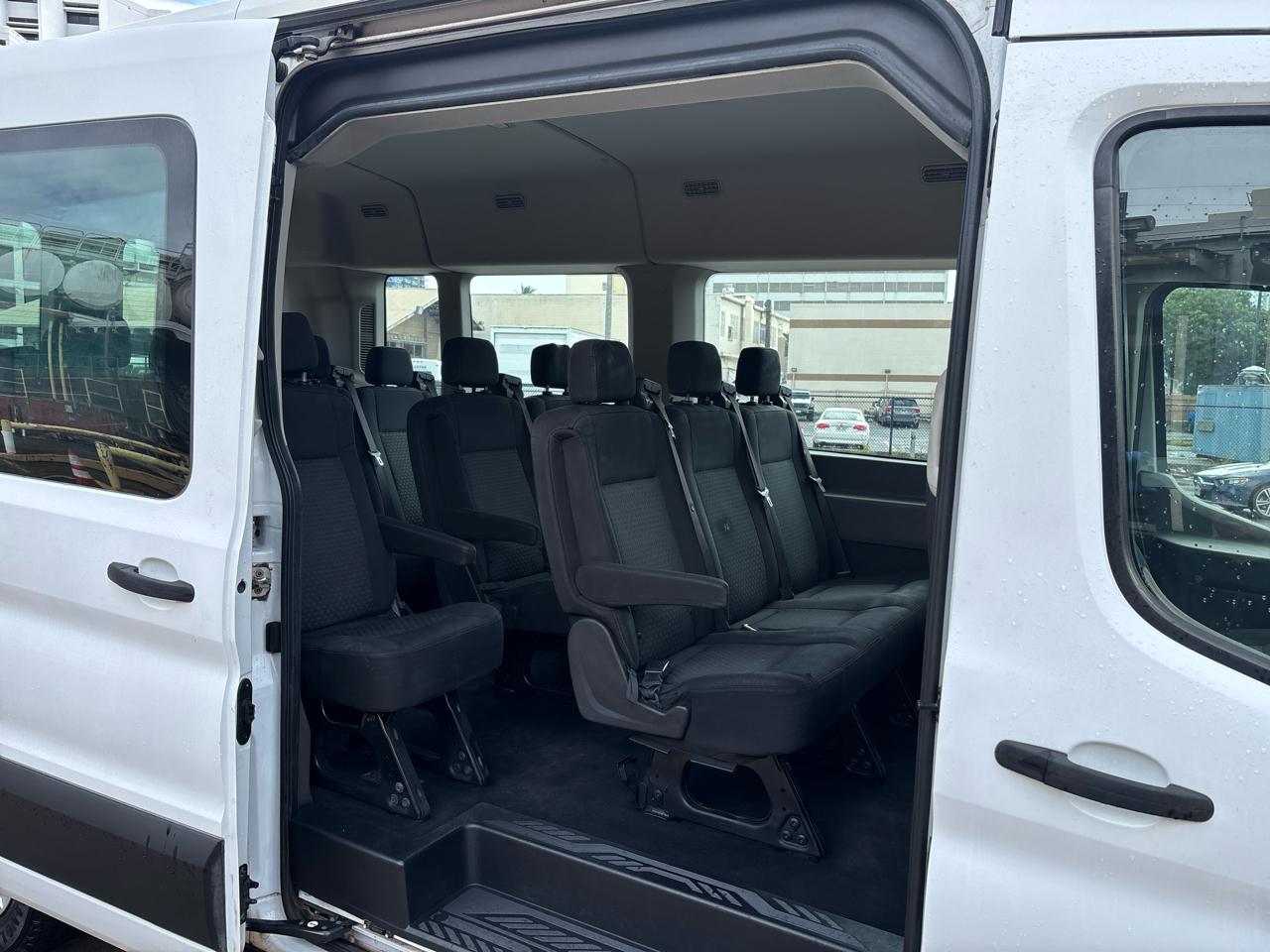 Ford Transit Passenger Wagon T-350 148" Med Roof XLT RWD 2021