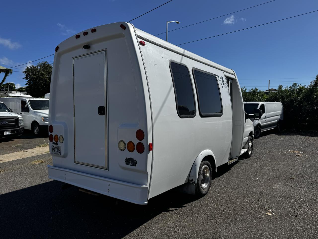Ford Econoline Commercial Cutaway E-350 Super Duty 138" SRW 2013
