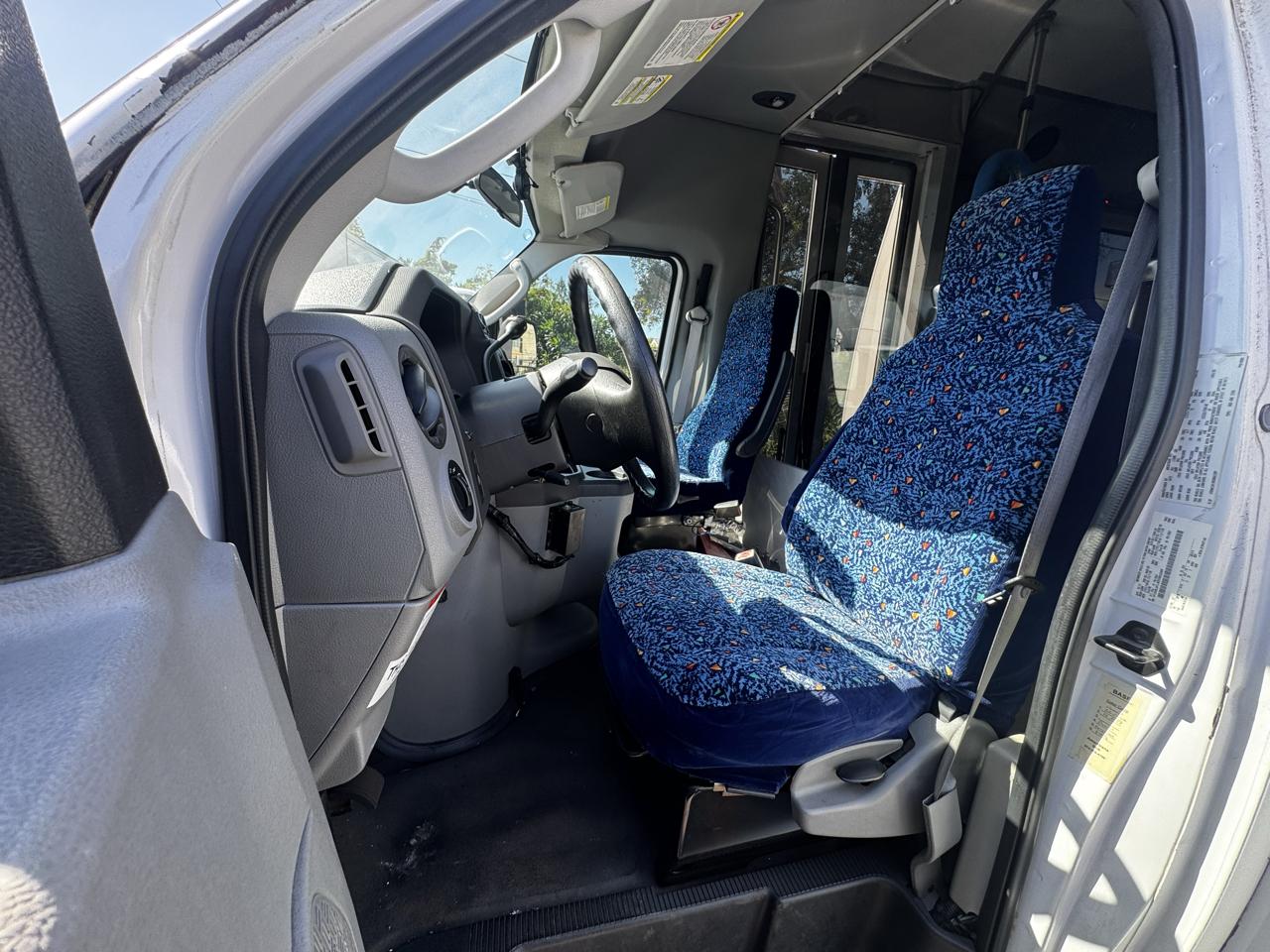 Ford Econoline Commercial Cutaway E-350 Super Duty 138" SRW 2013