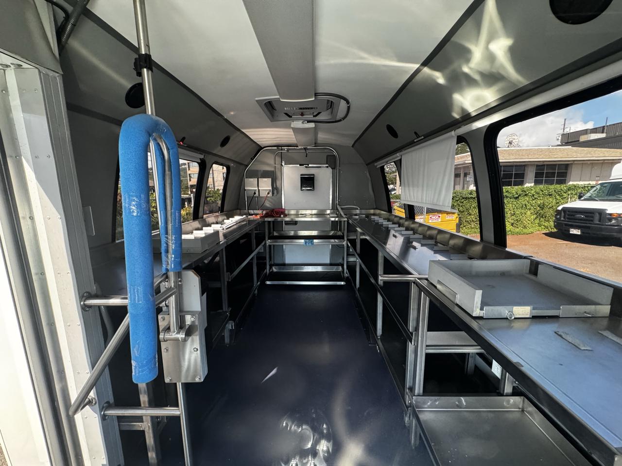 Ford Econoline Commercial Cutaway E-350 Super Duty 138" SRW 2013