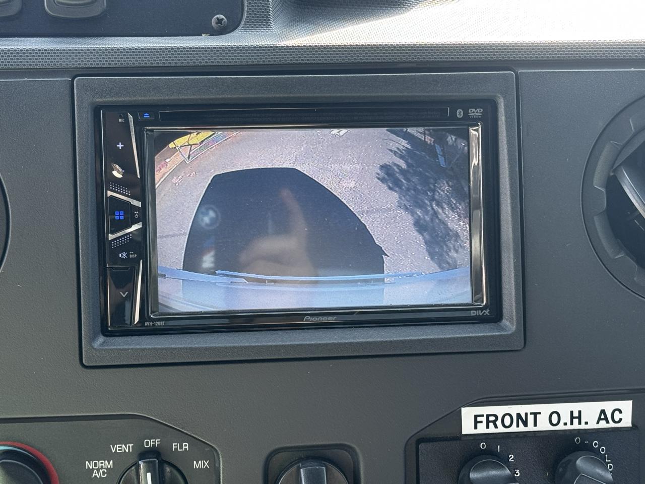 Ford Econoline Commercial Cutaway E-350 Super Duty 138" SRW 2013