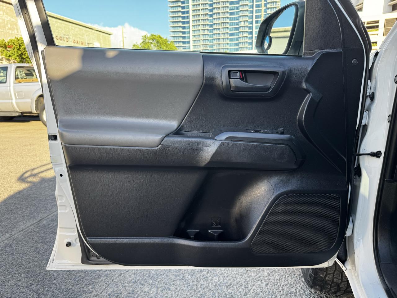 Toyota Tacoma 2WD SR5 Access Cab 6' Bed I4 AT (Natl) 2019