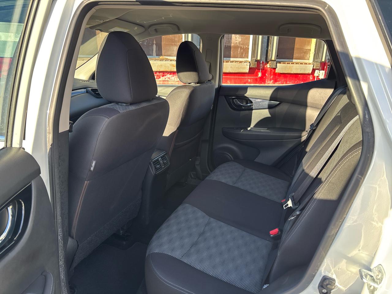 Nissan Rogue Sport FWD SV 2017