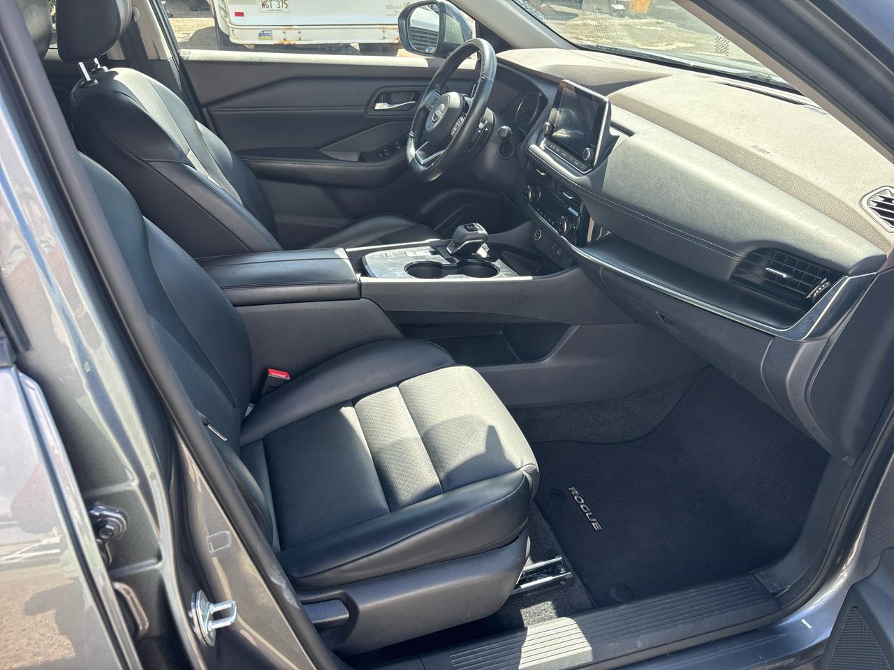 Nissan Rogue FWD SV *Ltd Avail* 2023