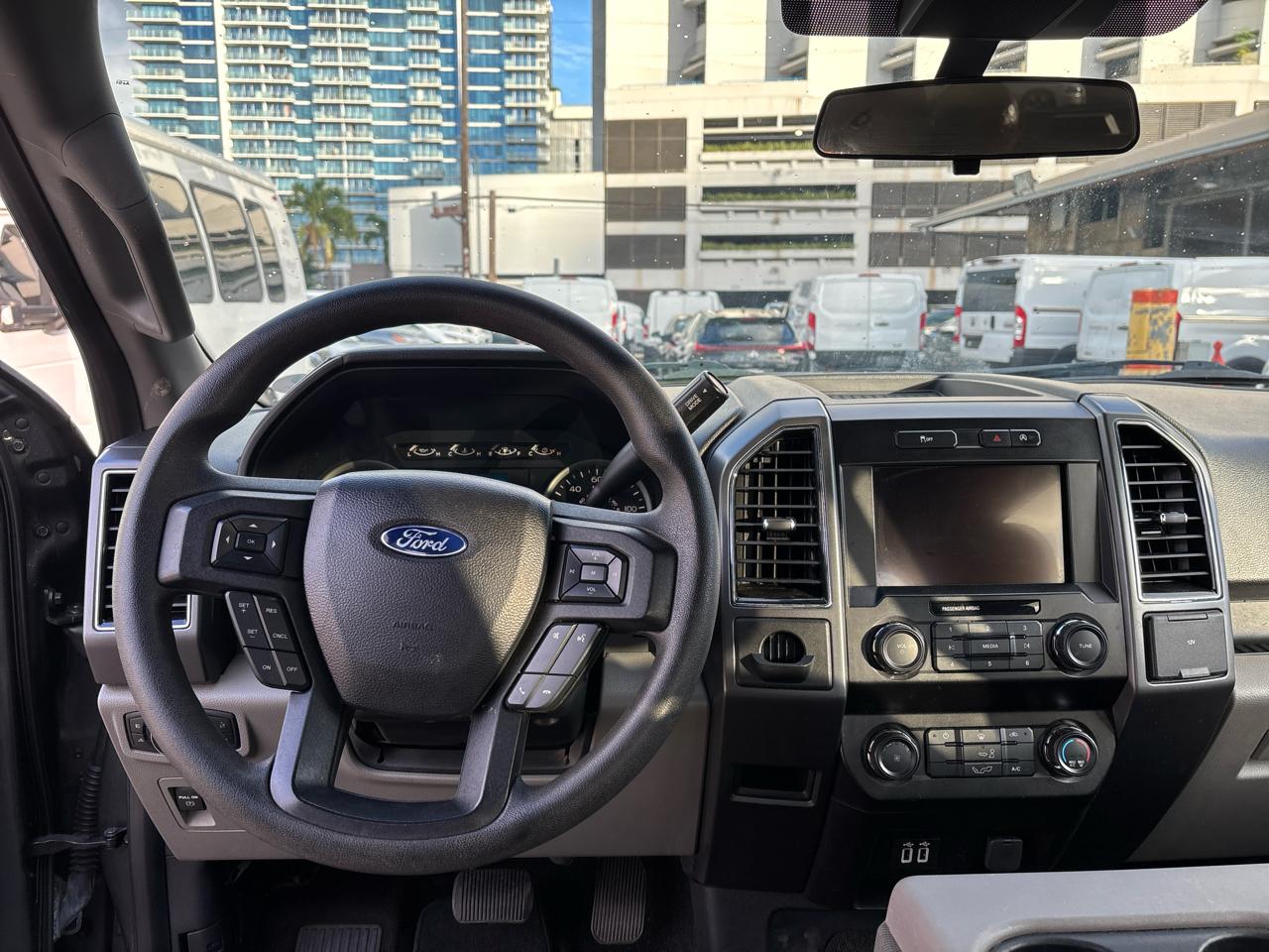 Ford F-150 2WD SuperCrew 145" XLT 2019