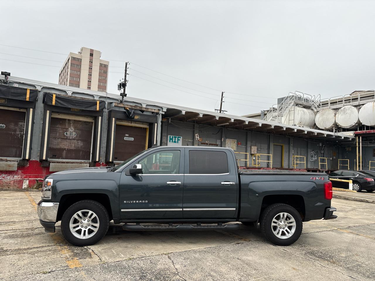 Chevrolet Silverado 1500 4WD Crew Cab 143.5" LTZ w/1LZ 2018