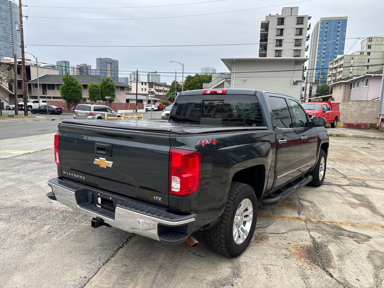 Chevrolet Silverado 1500 4WD Crew Cab 143.5" LTZ w/1LZ 2018