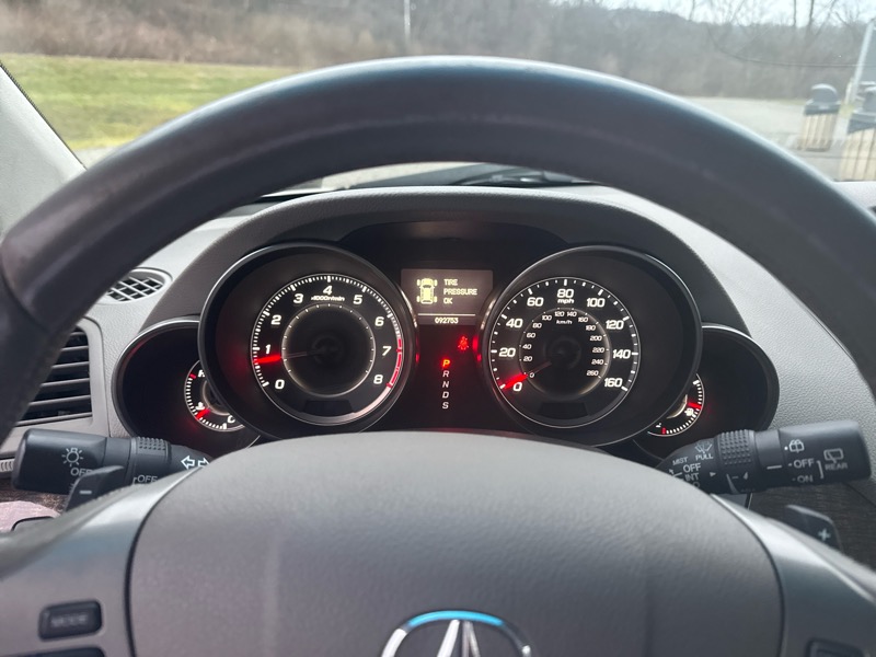 Acura MDX 6-Spd AT w/Tech and Entertainment Package 2011