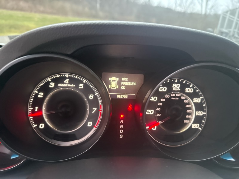 Acura MDX 6-Spd AT w/Tech and Entertainment Package 2011