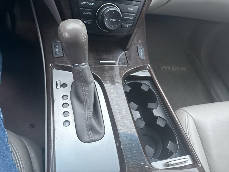 Acura MDX 6-Spd AT w/Tech and Entertainment Package 2011