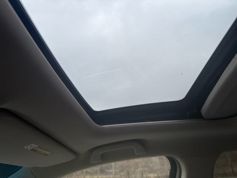 Acura MDX 6-Spd AT w/Tech and Entertainment Package 2011