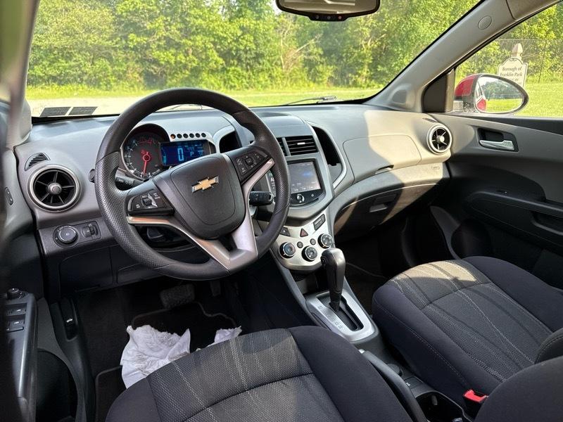 Chevrolet Sonic LT Auto 5-Door 2015