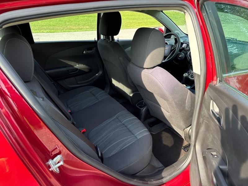 Chevrolet Sonic LT Auto 5-Door 2015