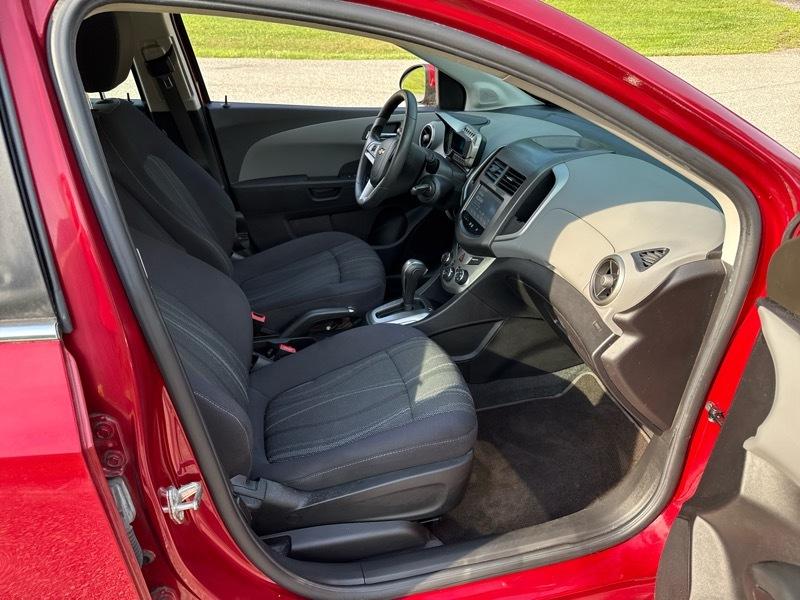 Chevrolet Sonic LT Auto 5-Door 2015