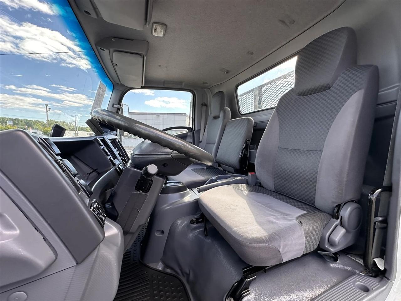 Isuzu NPR HD  2013