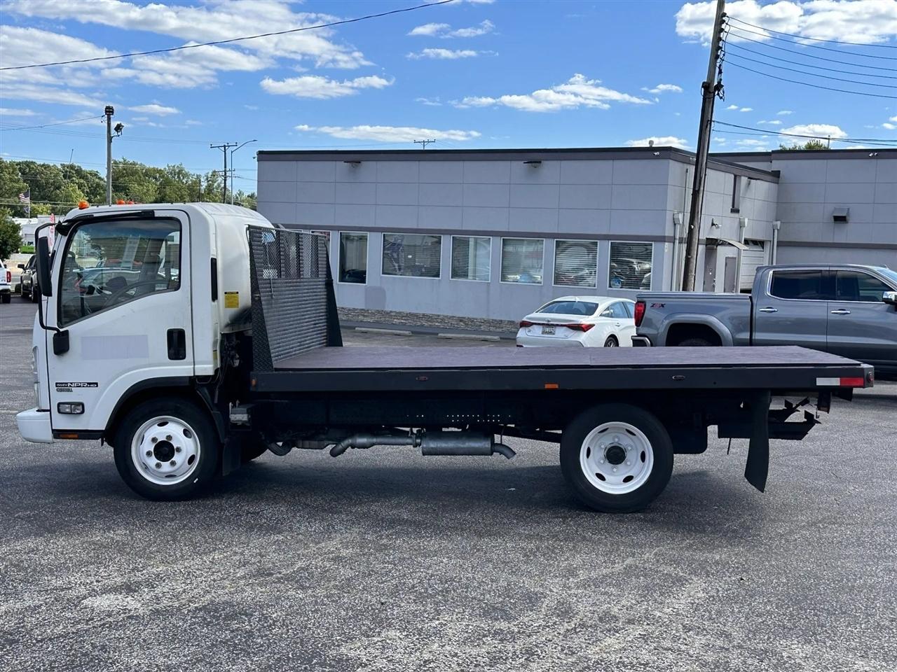 Isuzu NPR HD  2013