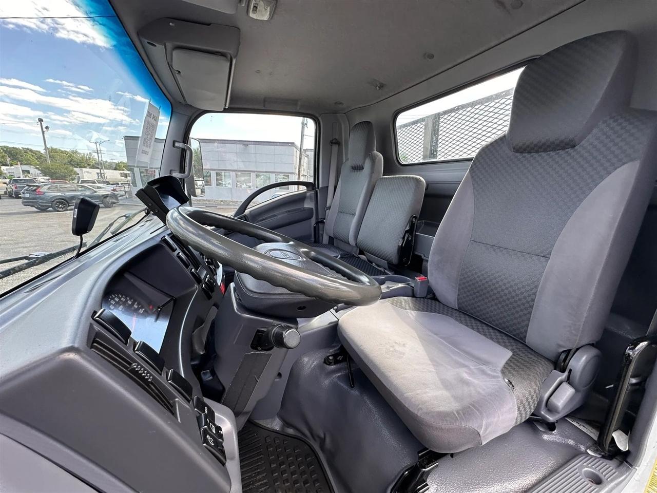 Isuzu NPR HD  2013
