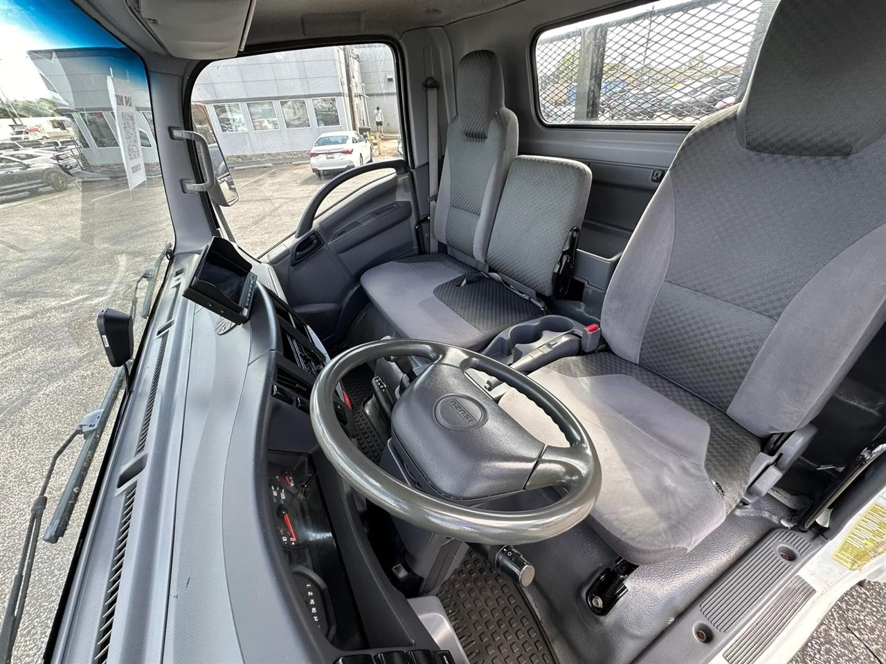 Isuzu NPR HD  2013