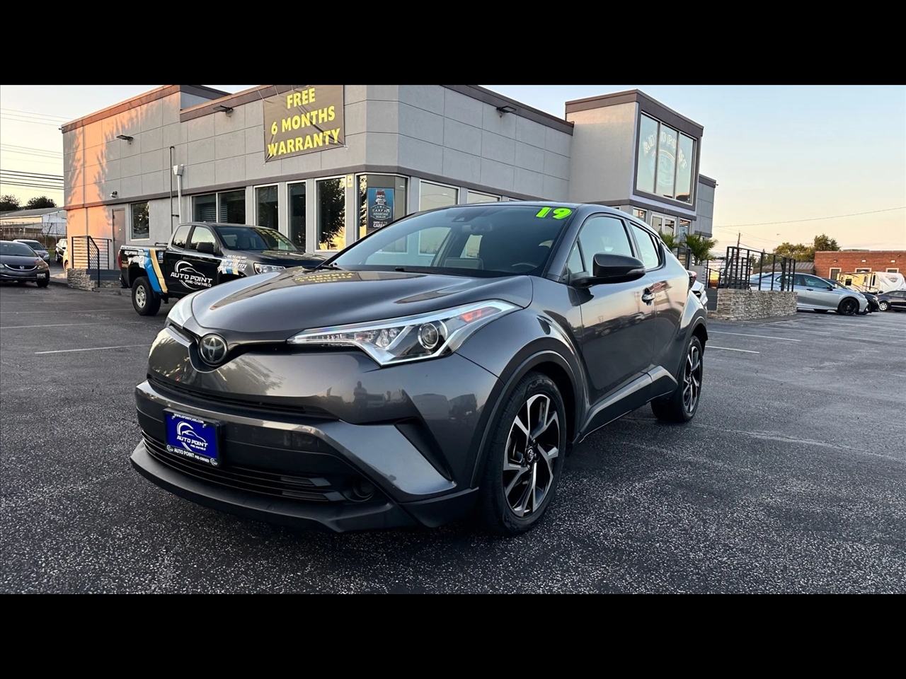 2019 Toyota C-HR XLE's photo