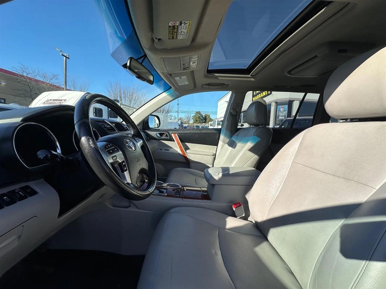 Toyota Highlander Limited 4WD 2013