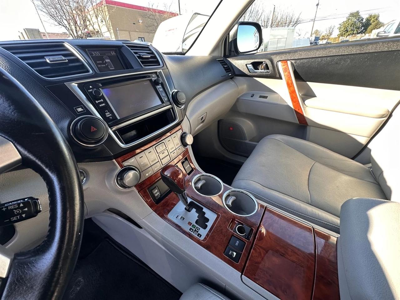 Toyota Highlander Limited 4WD 2013