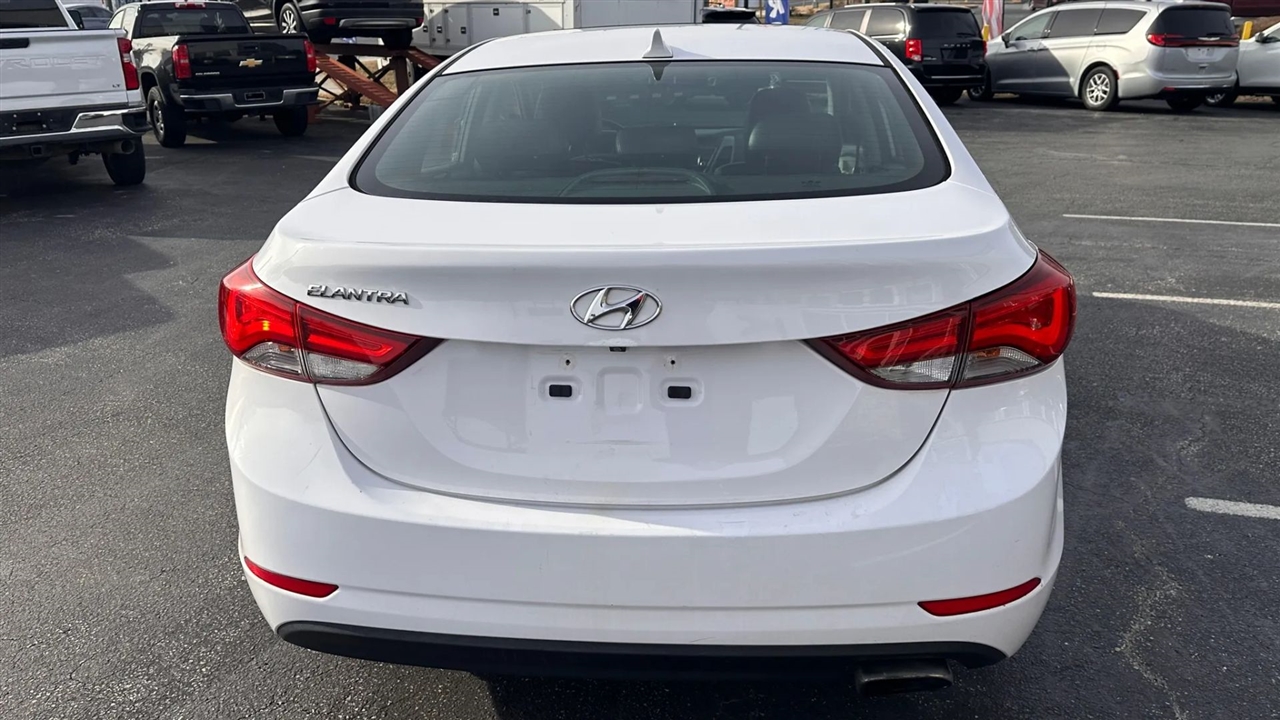 Hyundai Elantra Sport 6AT 2015