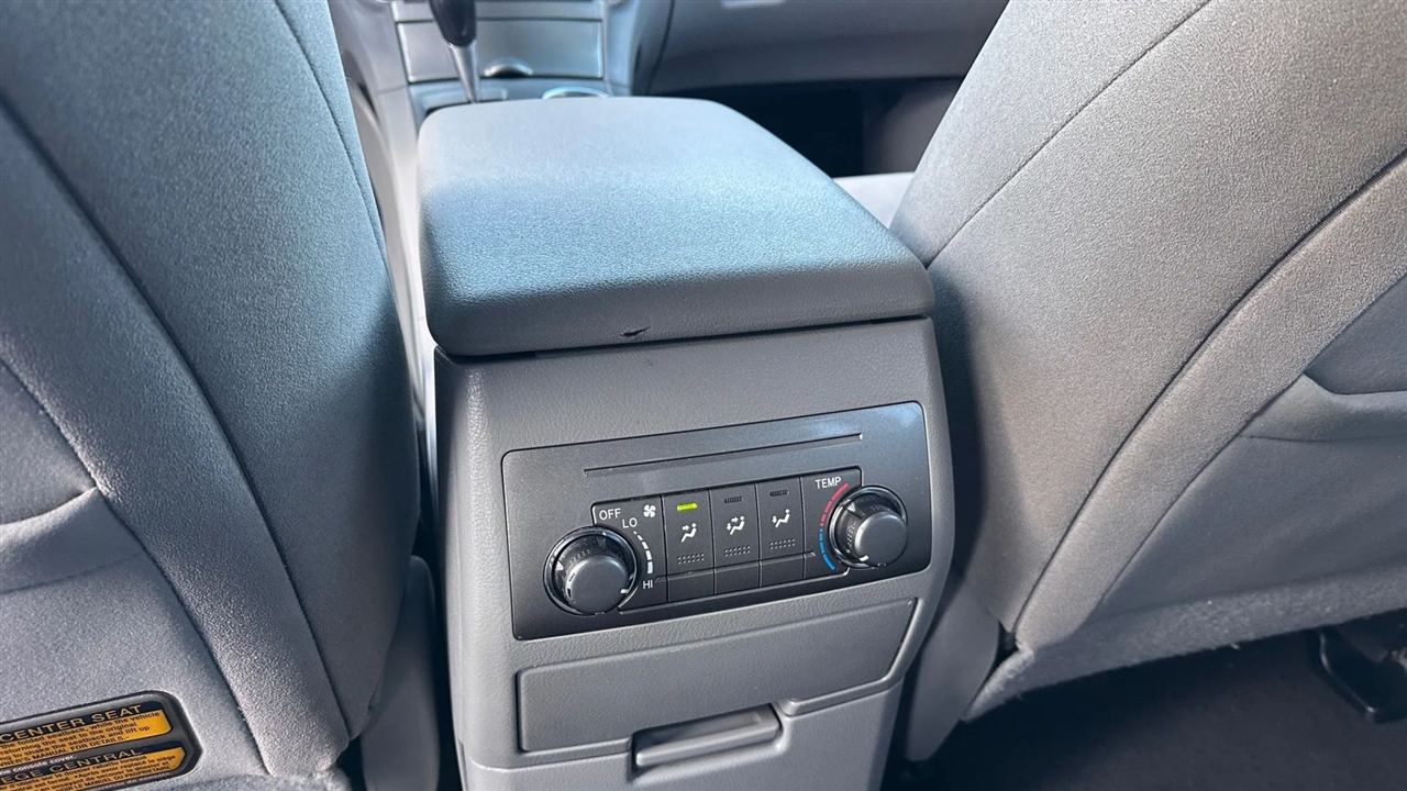 Toyota Highlander Base 4WD 2013