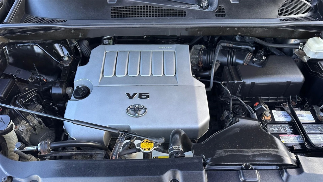 Toyota Highlander Base 4WD 2013