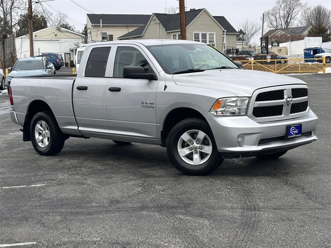 RAM 1500 Express 4x4 Quad Cab 6'4" Box 2018
