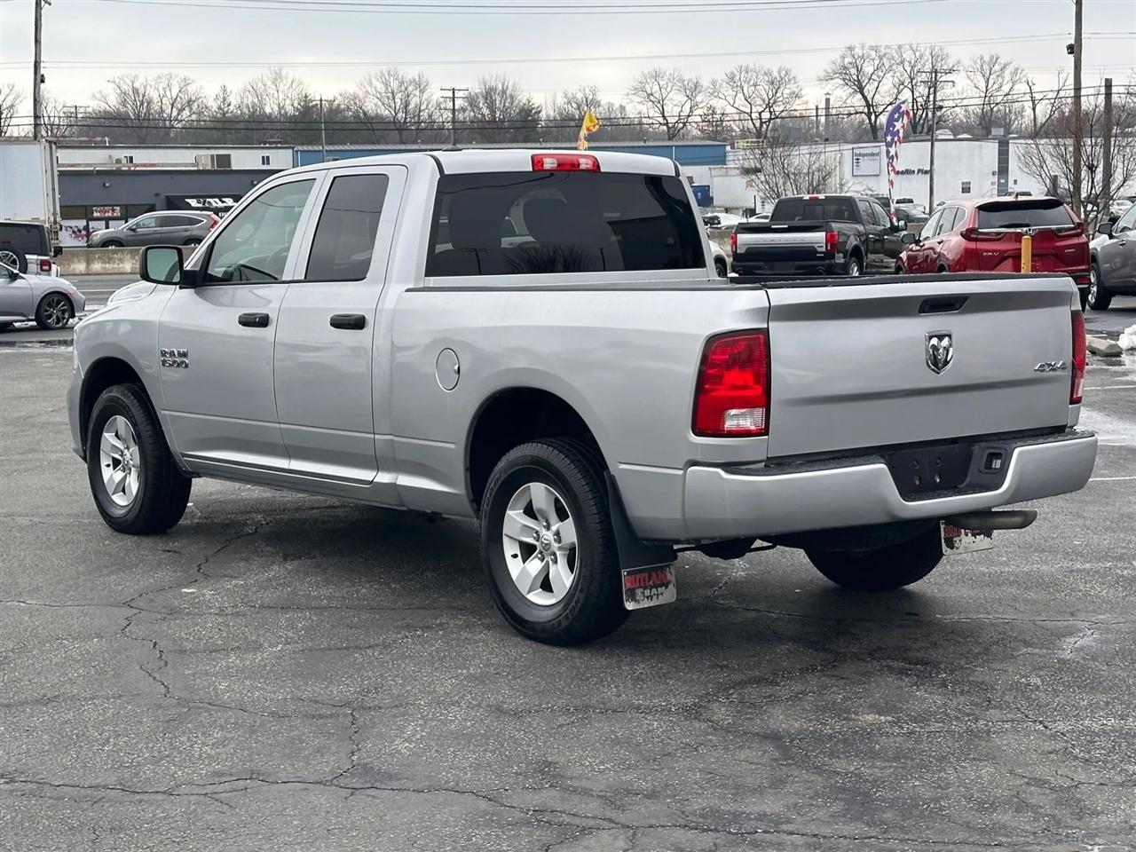 RAM 1500 Express 4x4 Quad Cab 6'4" Box 2018