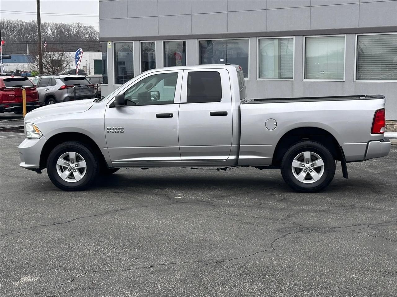 RAM 1500 Express 4x4 Quad Cab 6'4" Box 2018